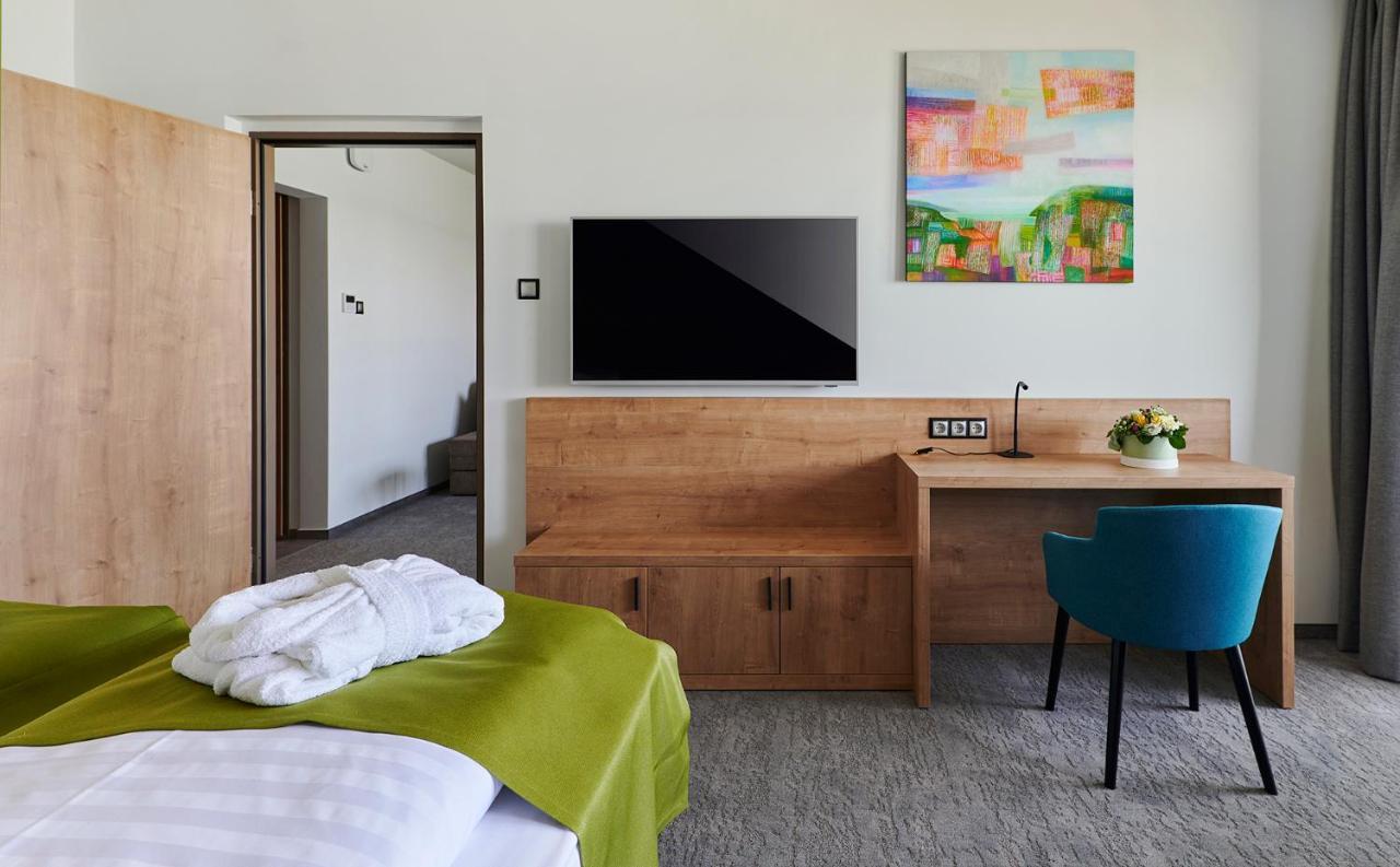 Hotel Otp Balatonszárszó المظهر الخارجي الصورة