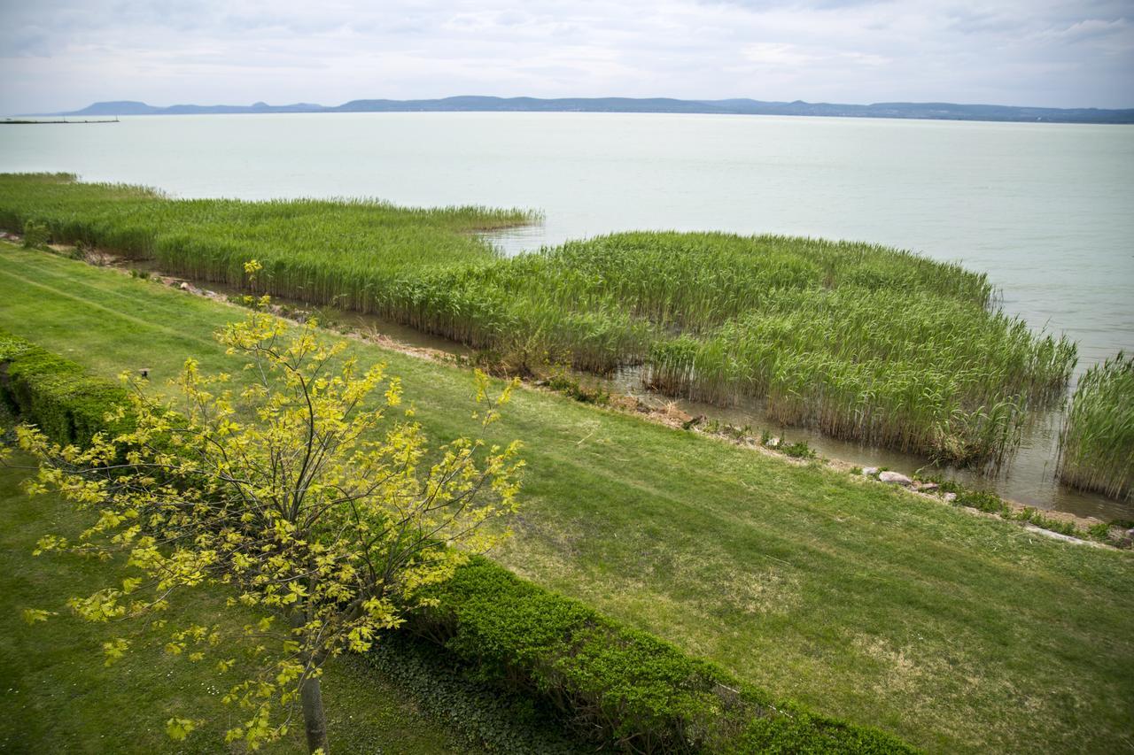 Hotel Otp Balatonszárszó المظهر الخارجي الصورة